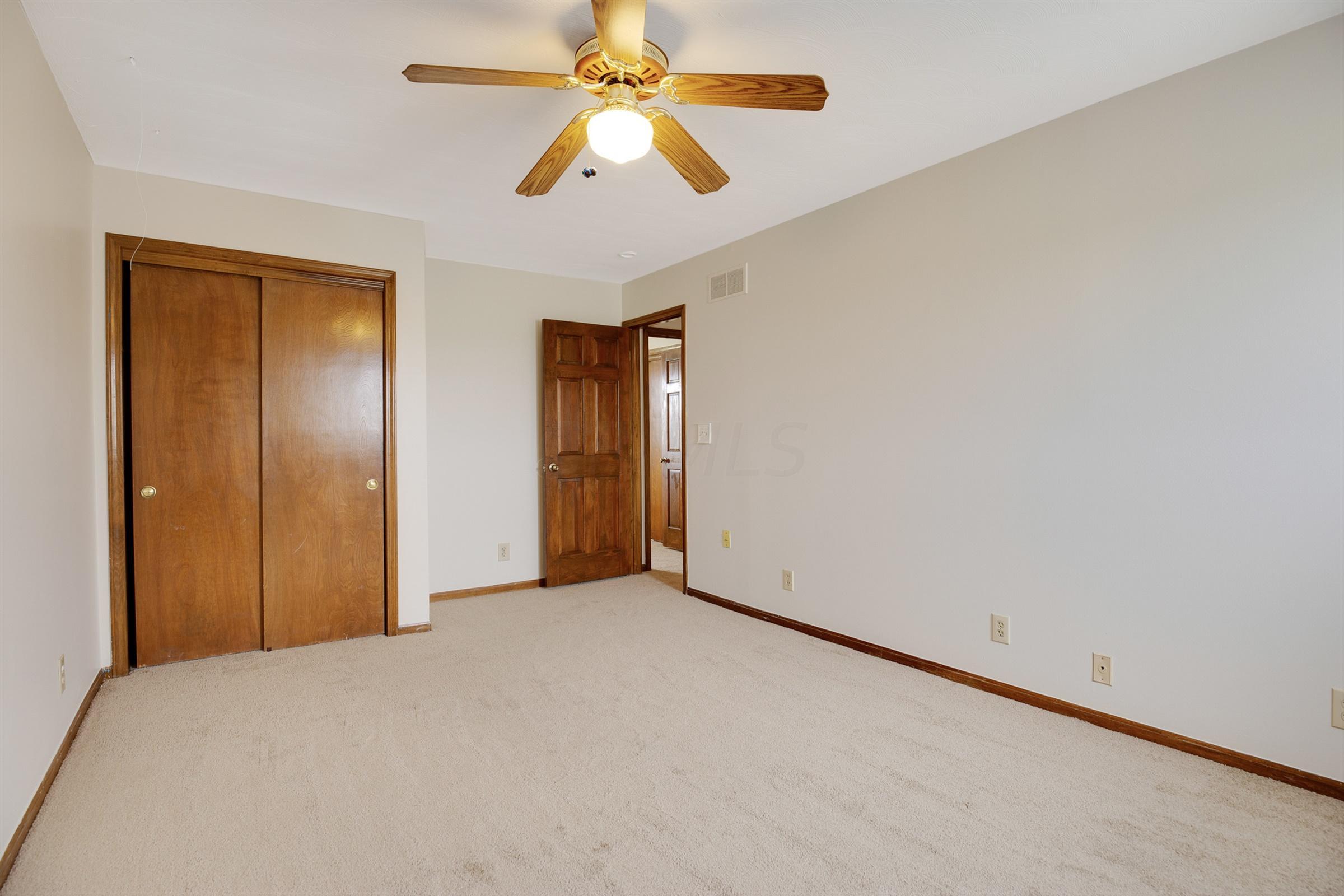 8027 Roberts Road Hilliard, OH 43026 - Photo 37 of 60