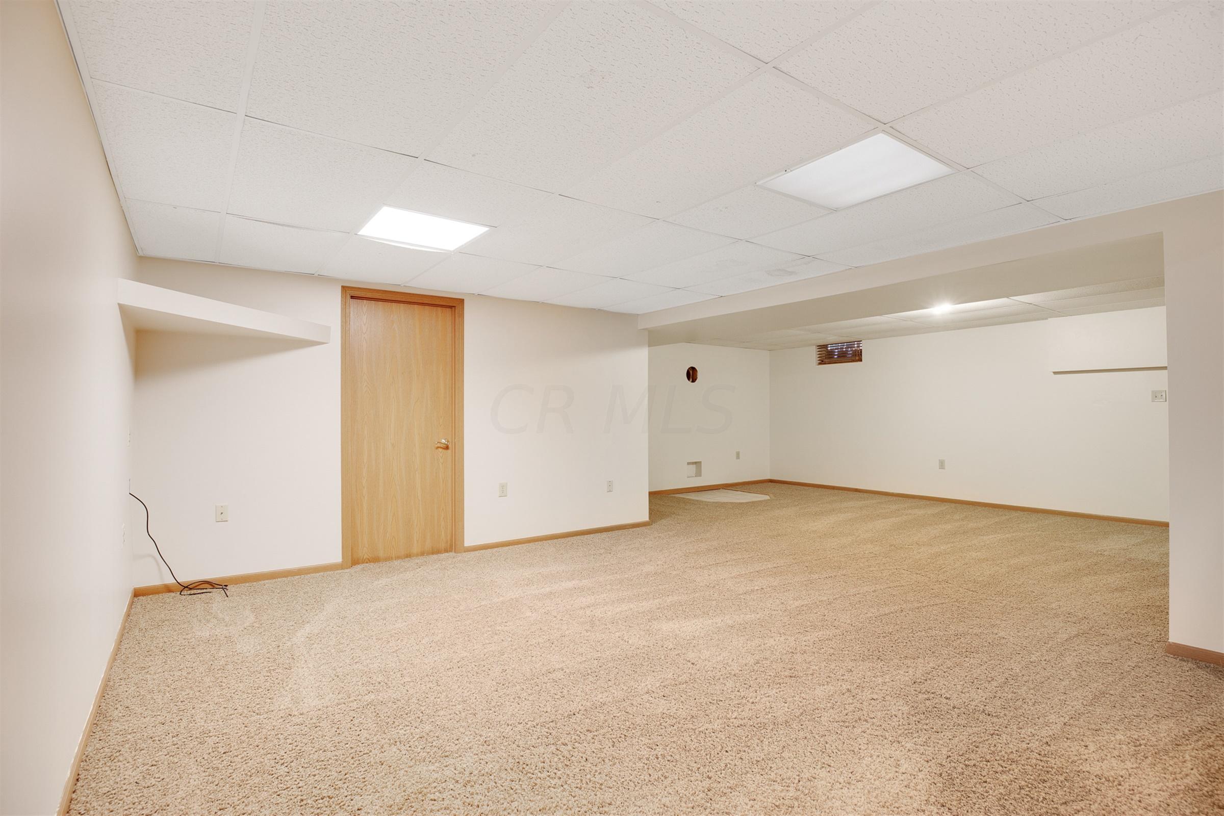 8027 Roberts Road Hilliard, OH 43026 - Photo 38 of 60