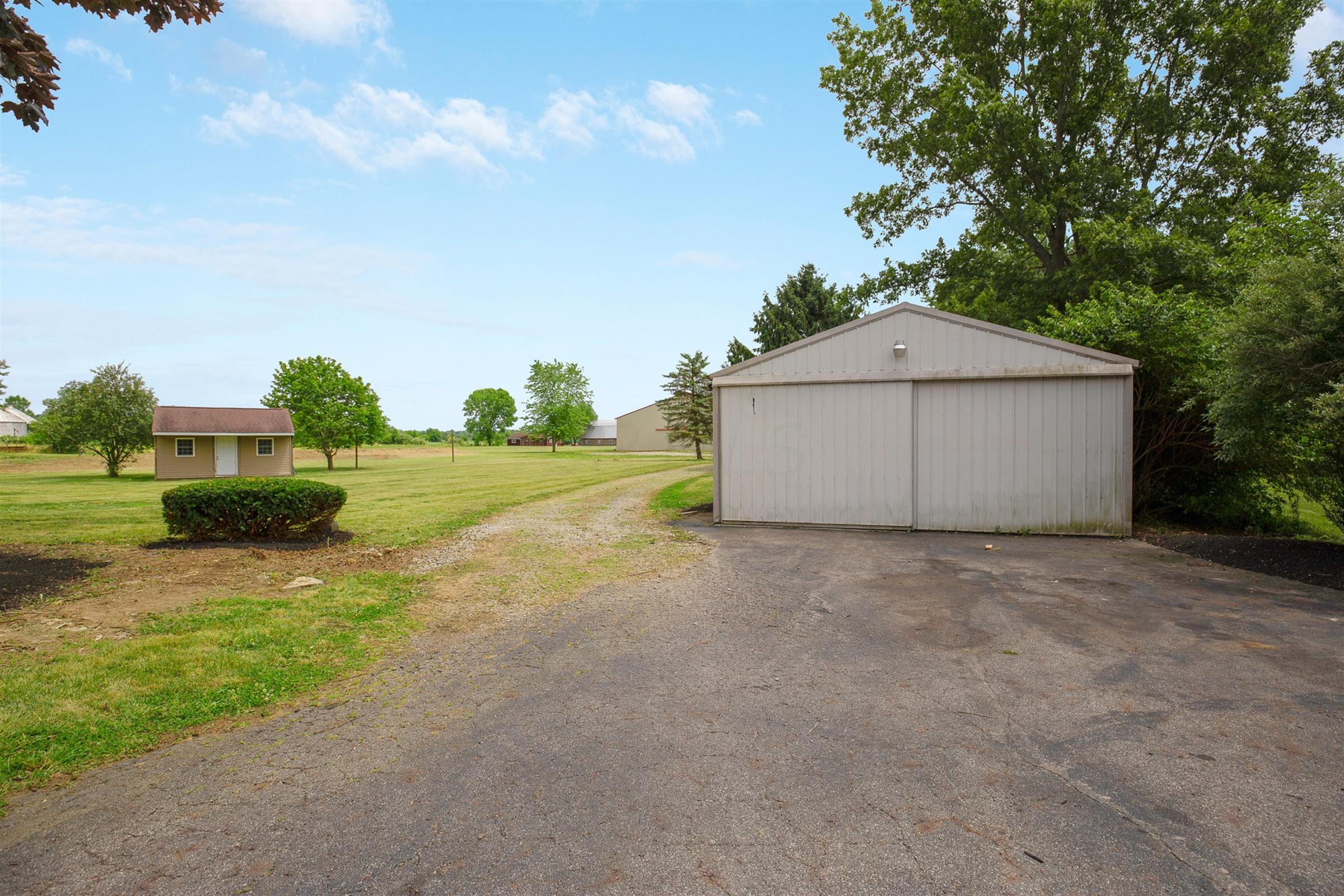 8027 Roberts Road Hilliard, OH 43026 - Photo 47 of 60