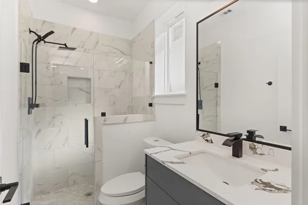 $3,600 | 2707 Dennis Street, Houston, TX 77004