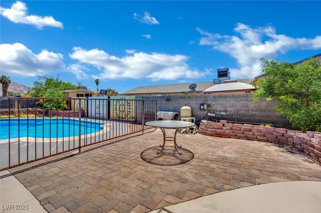 $424,999 | 730 North Christy Lane, Las Vegas, NV 89110