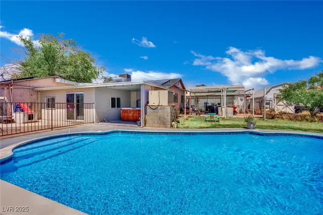 $424,999 | 730 North Christy Lane, Las Vegas, NV 89110