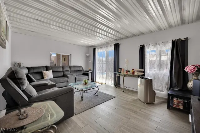 $424,999 | 730 North Christy Lane, Las Vegas, NV 89110