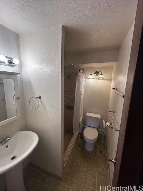 3215 Ala Ilima Street, Unit A203 Honolulu, HI 96818 - Photo 5 of 25 Primary bathroom