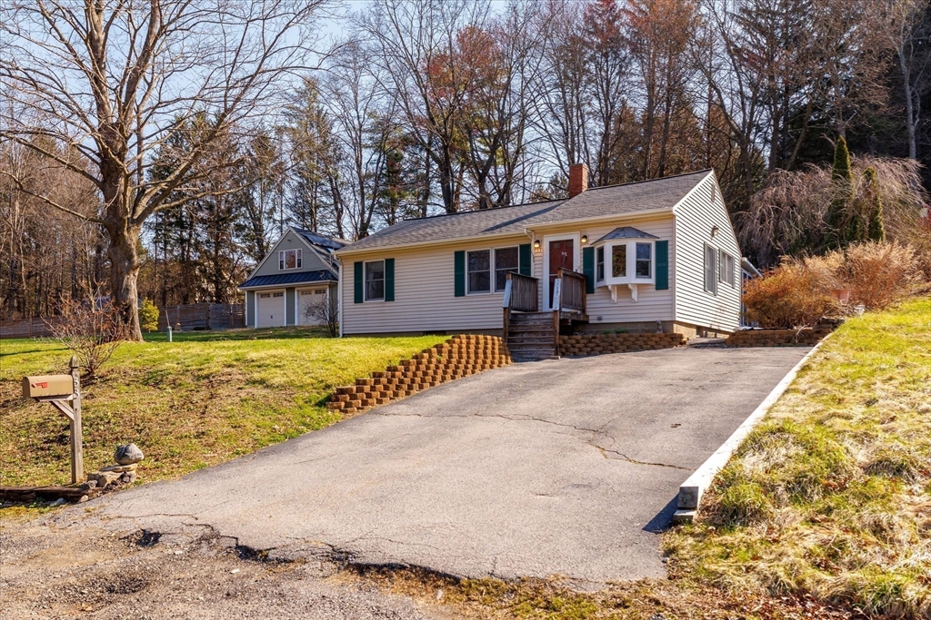 33 Marcius Road Worcester, MA 01607 - Photo 2 of 33