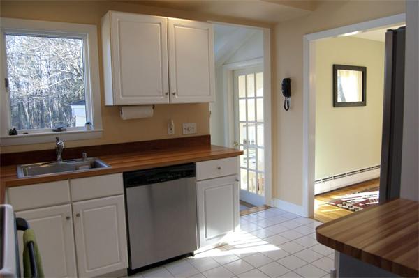 46 Notre Dame Road Bedford, MA 01730 - Photo 6 of 14 Gallery Image 6
