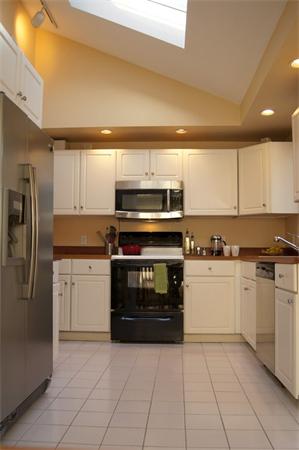 46 Notre Dame Road Bedford, MA 01730 - Photo 7 of 14 Gallery Image 7