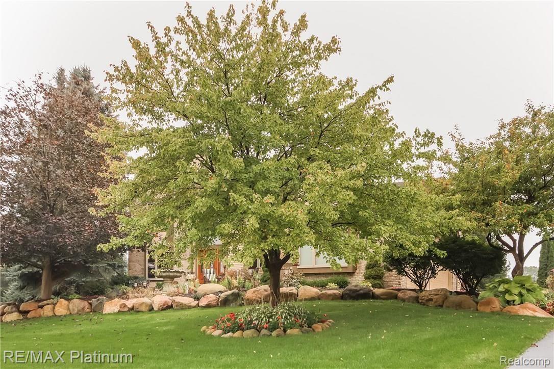1746 Clover Ridge Drive Howell, MI 48843 - Photo 59 of 95 059-Front_View-4934321-large.jpg