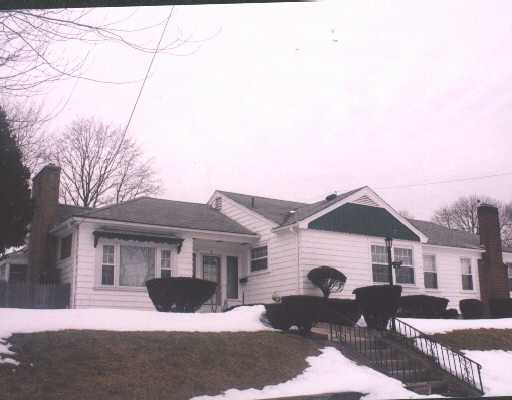 5 Oneida Street Pawtucket, RI 02860 - Photo 1 of 1 Exterior Front.