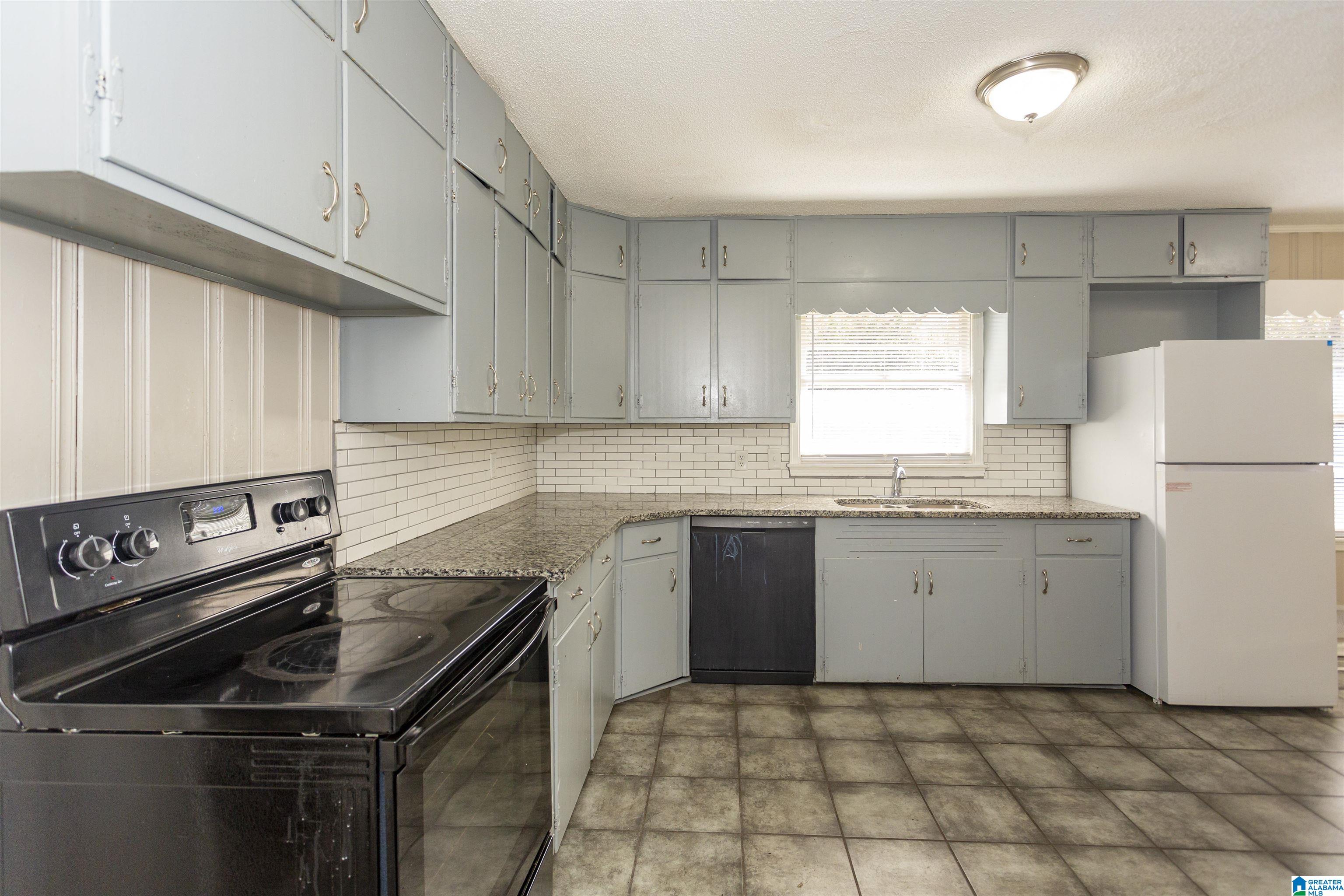 308 6th Street South Bessemer, AL 35020 - Photo 12 of 33