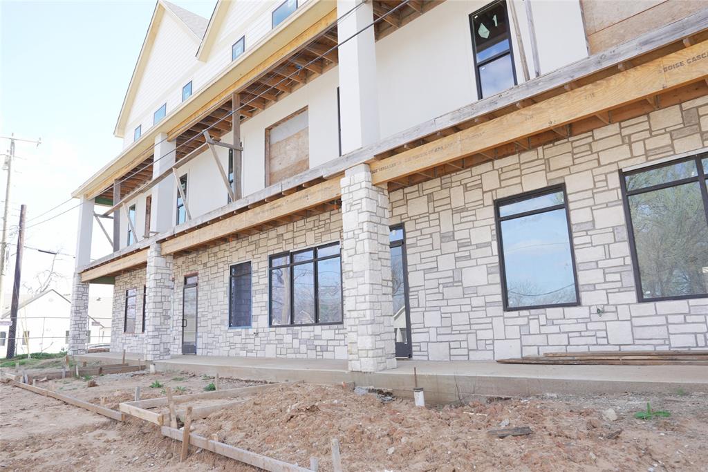 303 West Oak Street Mansfield, TX 76063 - Photo 11 of 37