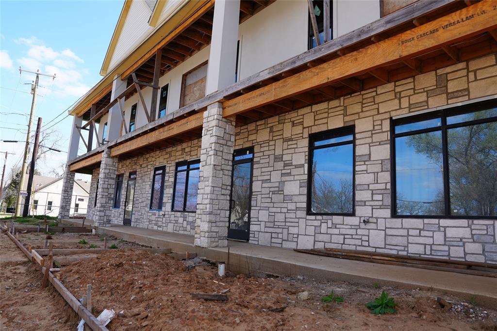 303 West Oak Street Mansfield, TX 76063 - Photo 12 of 37