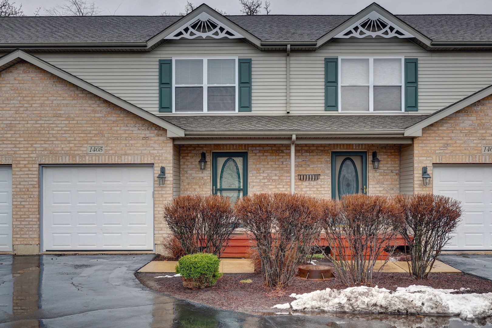 1405 Rhett Place, Unit 1405 Woodstock, IL 60098 - Photo 1 of 26 Gallery Image 1