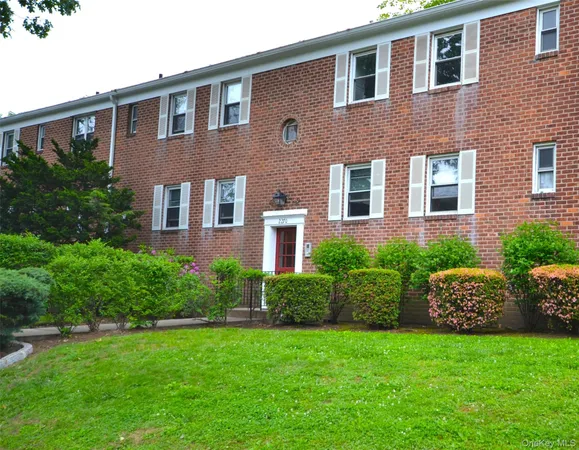 $200,000 | 2270 Palmer Avenue, Unit 5J, New Rochelle, NY 10801