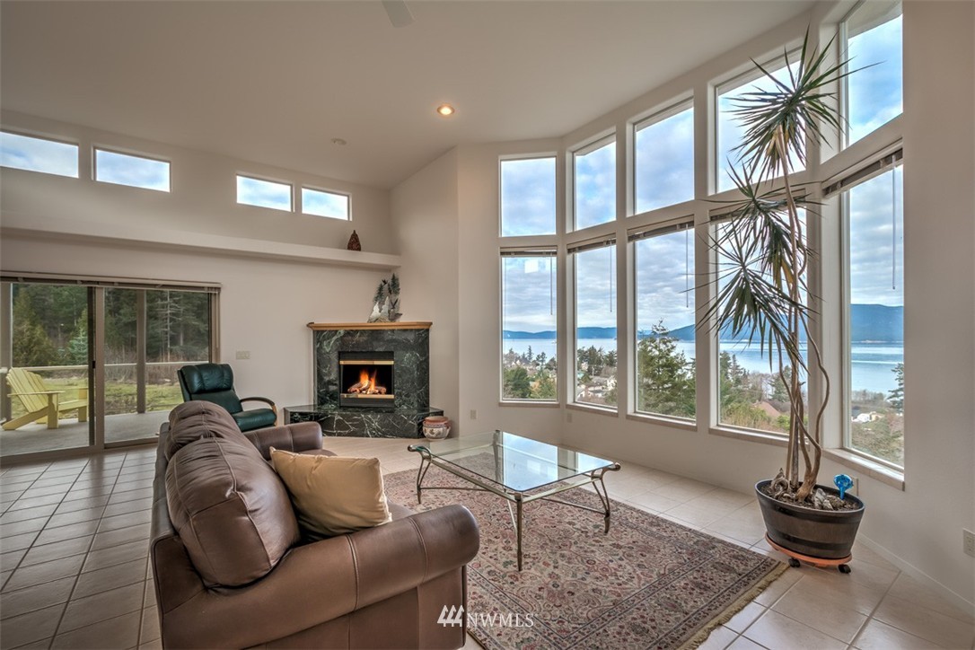 3102 Georgia Place Anacortes, WA 98221 - Photo 2 of 25