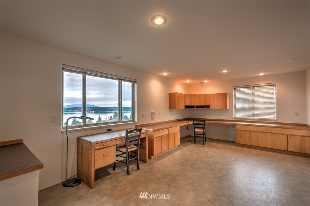3102 Georgia Place Anacortes, WA 98221 - Photo 11 of 25