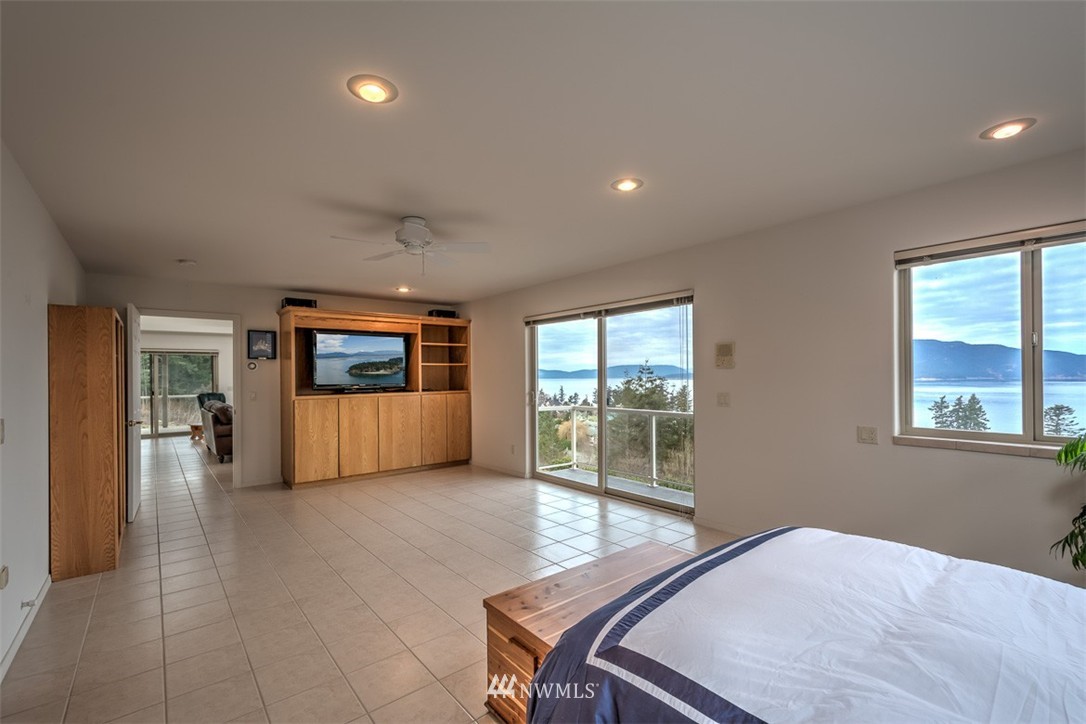 3102 Georgia Place Anacortes, WA 98221 - Photo 7 of 25