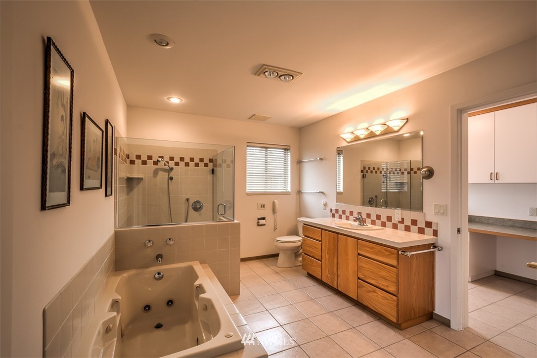 3102 Georgia Place Anacortes, WA 98221 - Photo 8 of 25