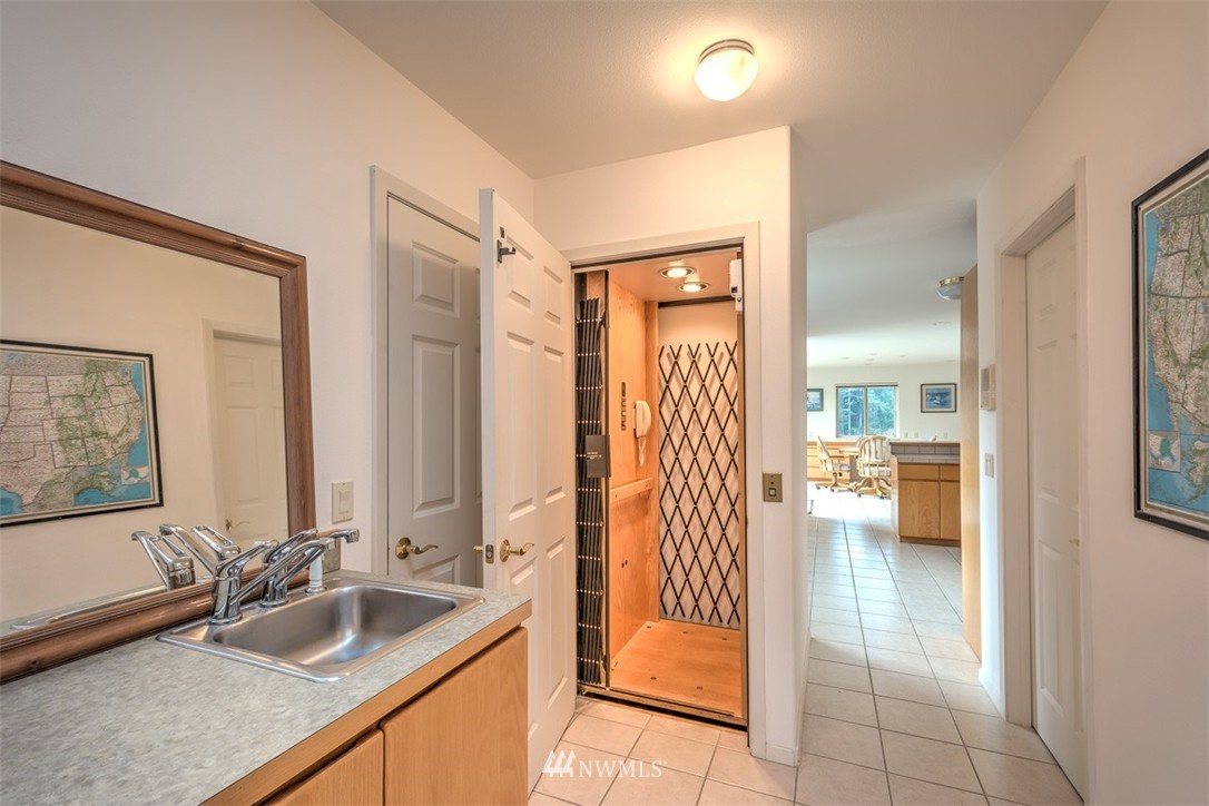 3102 Georgia Place Anacortes, WA 98221 - Photo 10 of 25
