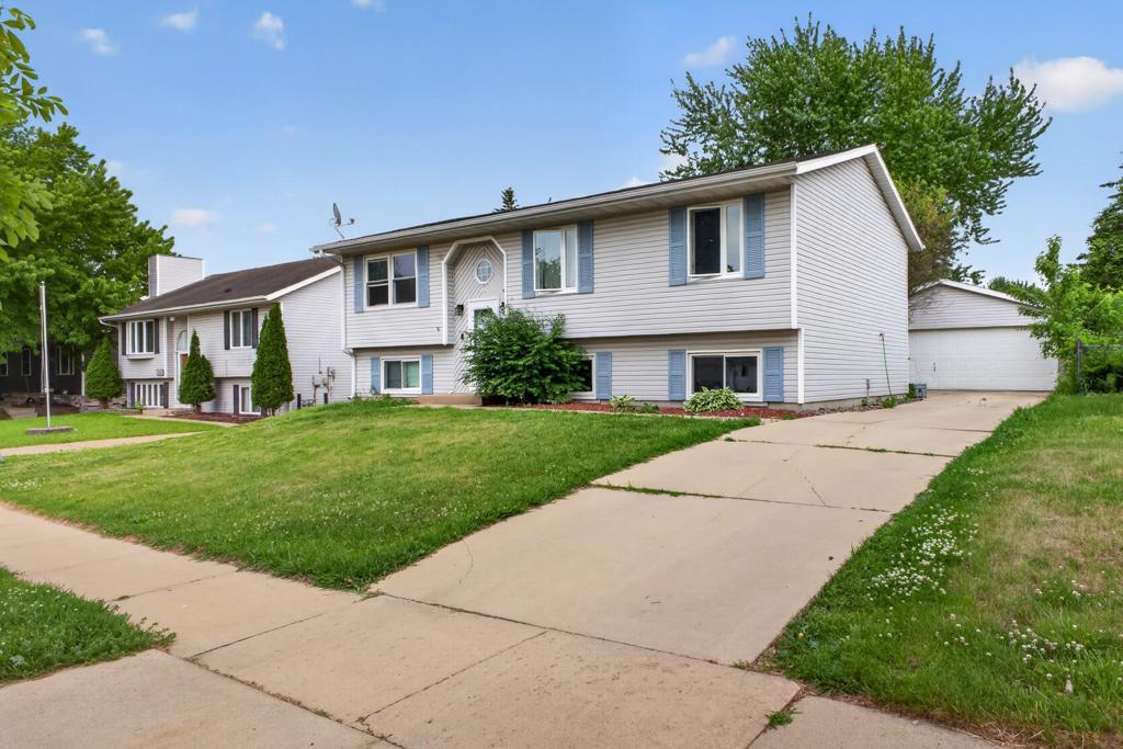 2042 50th Street Northwest Rochester, MN 55901 - Photo 2 of 26