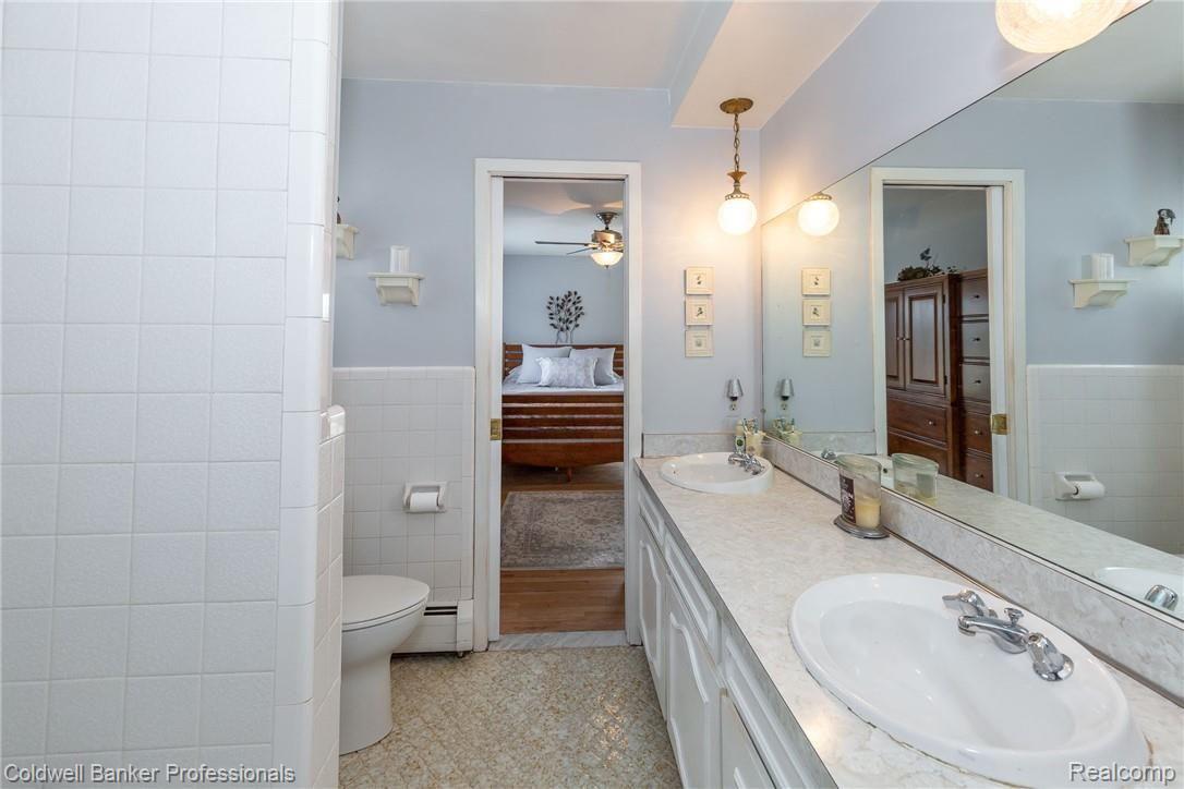 36231 Smithfield Road Farmington, MI 48335 - Photo 23 of 45 592A7506.jpg