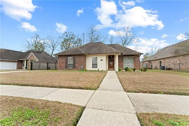 $280,000 | 473 Lake Worth Drive, Baton Rouge, LA 70810