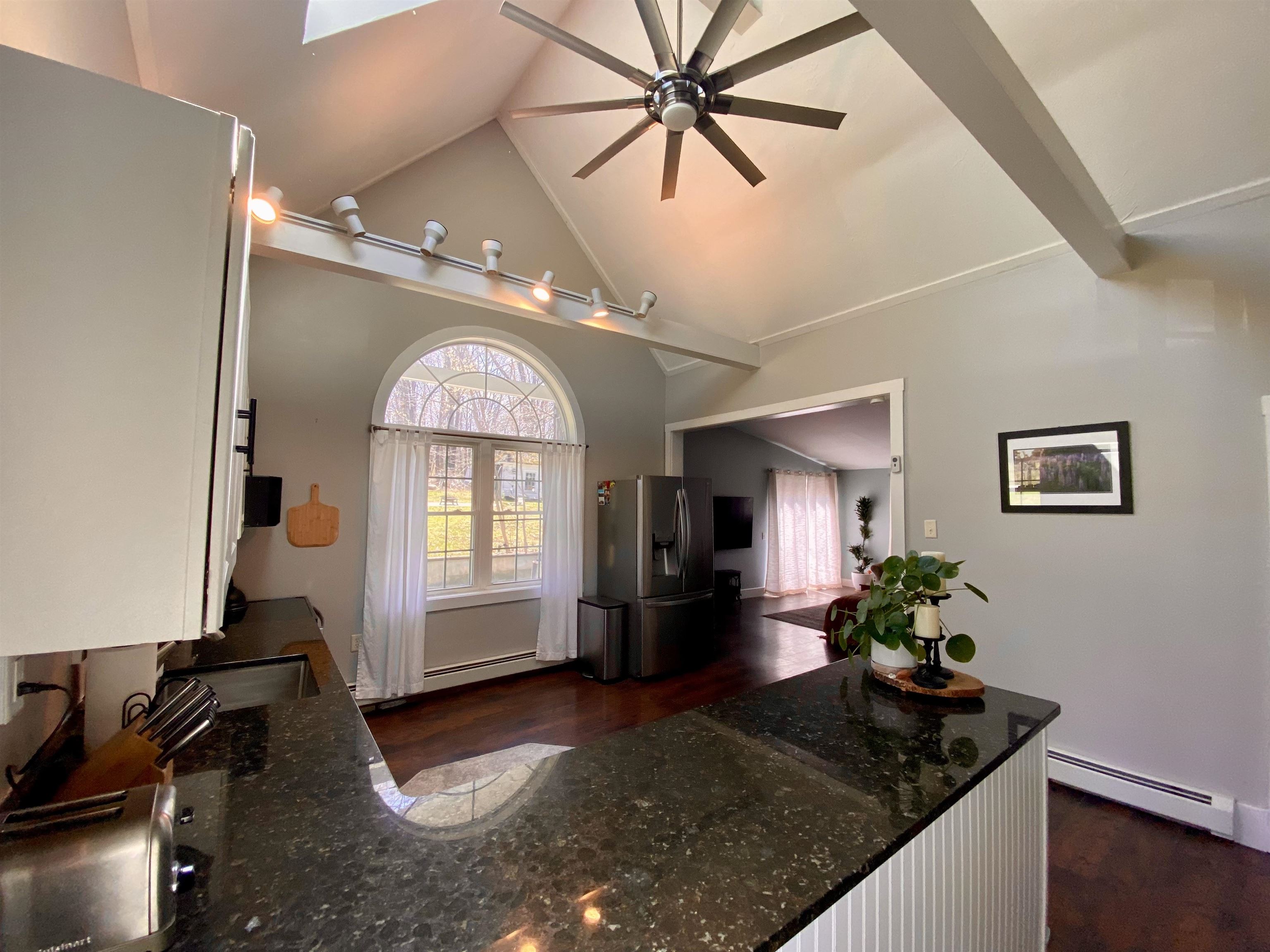 2254 Main Street Bethlehem, NH 03574 - Photo 4 of 21