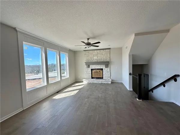 $679,950 | 23827 West 59th Terrace, Shawnee, KS 66226