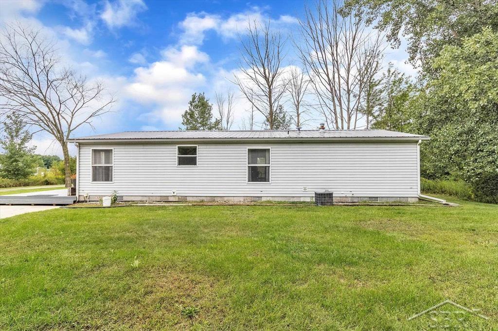 3606 North Sturgeon Road Midland, MI 48642 - Photo 36 of 37 Gallery Image 36
