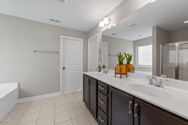 $850,000 | 619 Laurel Berry Court, Apex, NC 27523