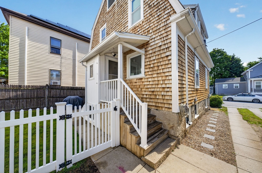 141 Rounds Street New Bedford, MA 02740 - Photo 9 of 33