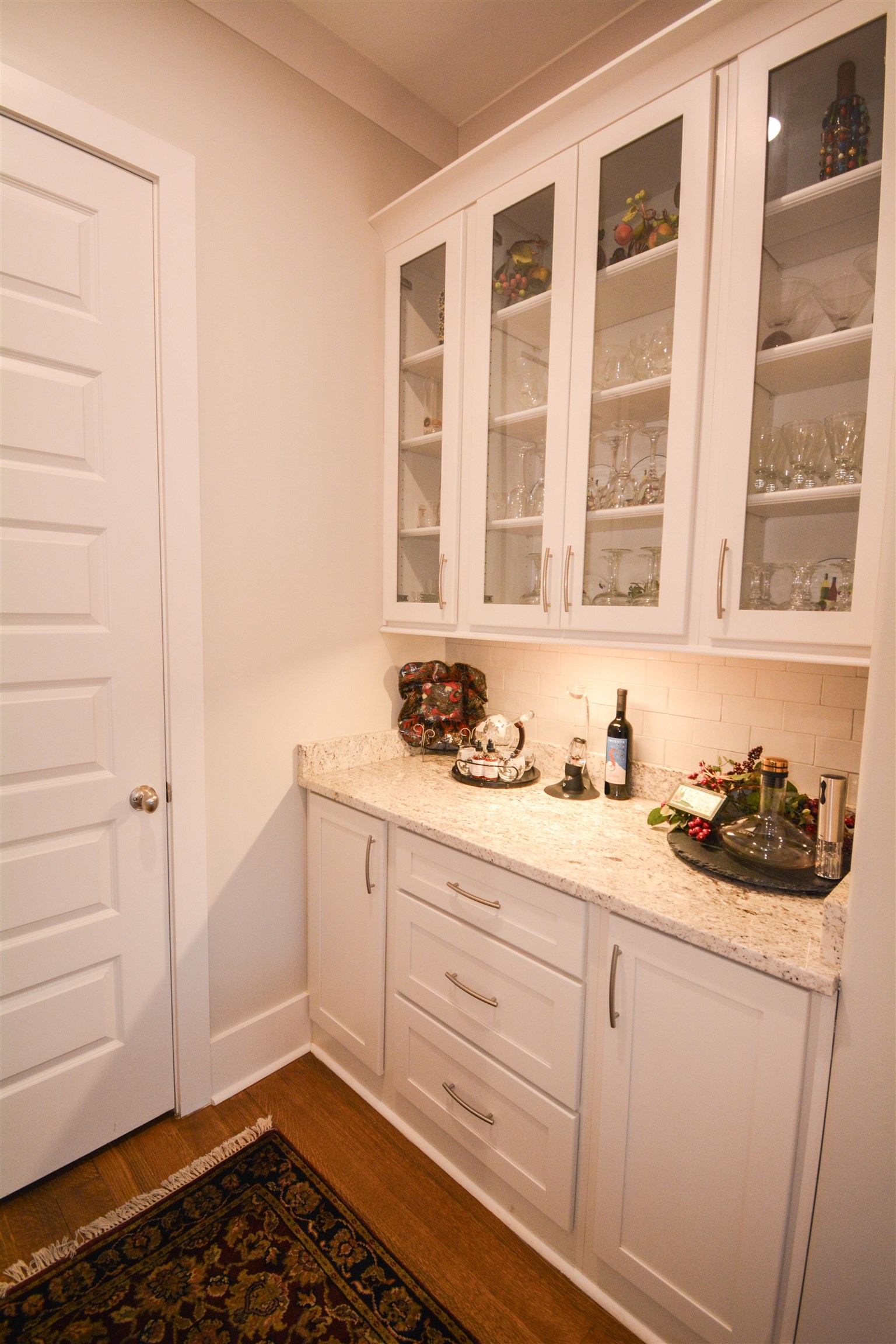 5293 Cole Road Memphis, TN 38120 - Photo 21 of 40 a bathroom with a granite countertop sink and a window