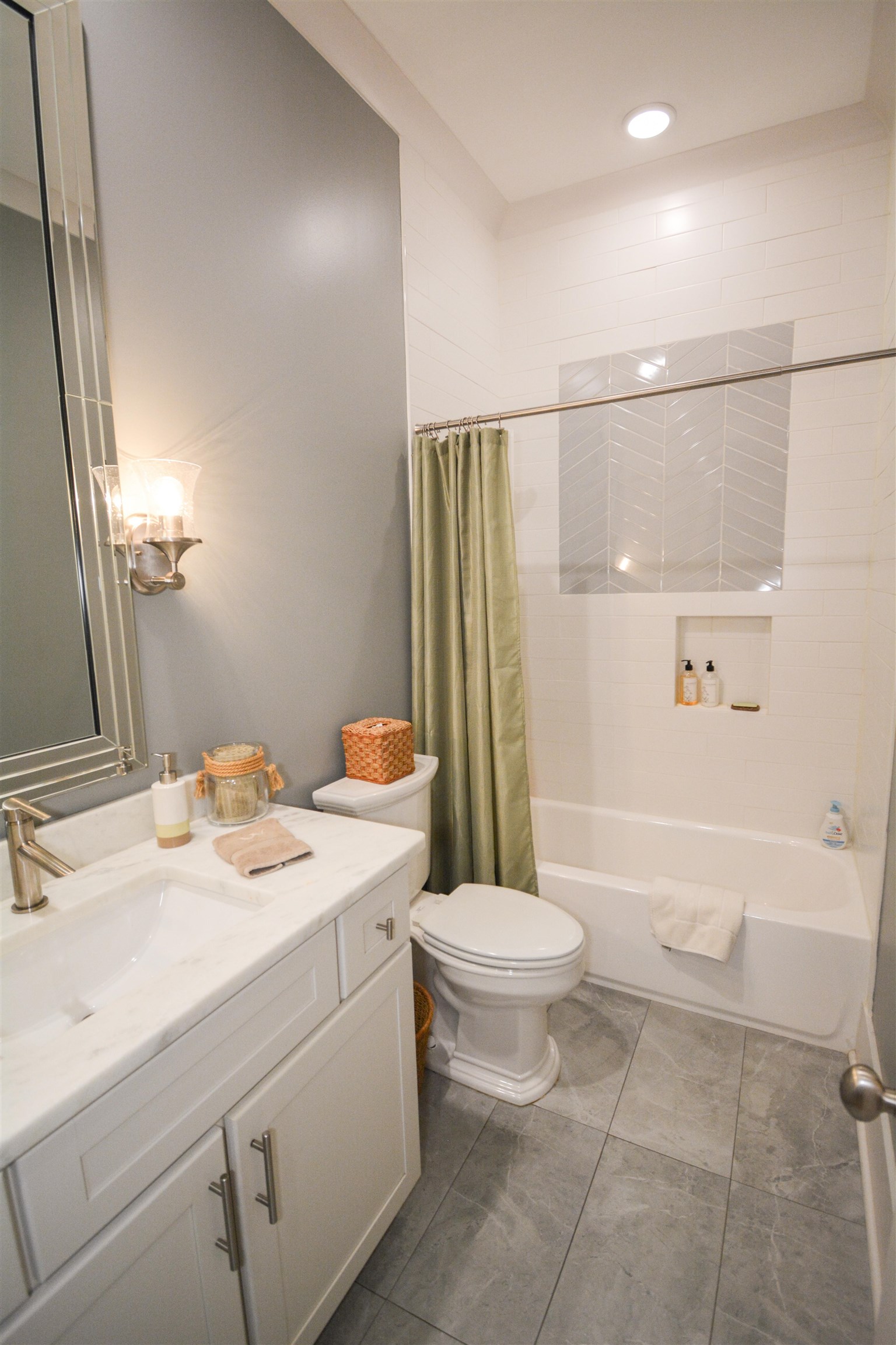 5293 Cole Road Memphis, TN 38120 - Photo 35 of 40 a bathroom with a sink toilet and shower