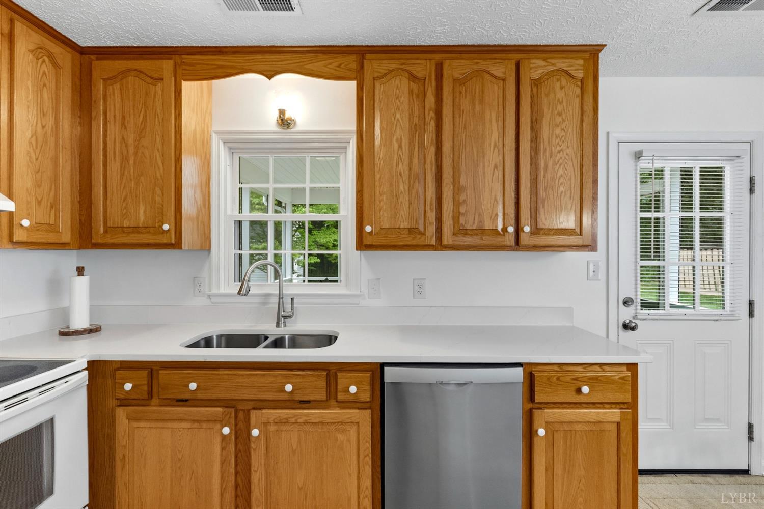271 Rockwell Road Lynchburg, VA 24504 - Photo 11 of 37