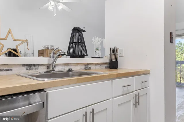 $137,500 | 8 Cloverwood Court, Unit 303, Essex, MD 21221