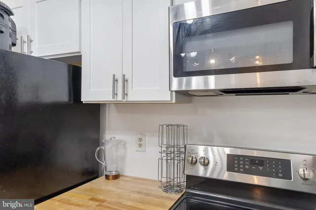 $137,500 | 8 Cloverwood Court, Unit 303, Essex, MD 21221