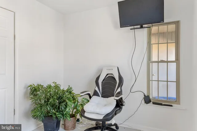 $137,500 | 8 Cloverwood Court, Unit 303, Essex, MD 21221