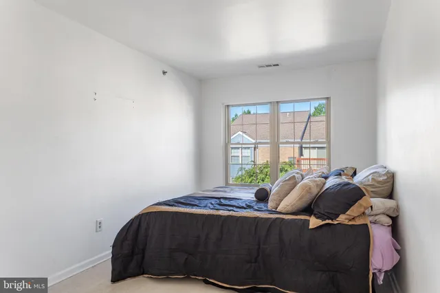 $137,500 | 8 Cloverwood Court, Unit 303, Essex, MD 21221