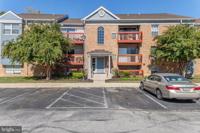 $137,500 | 8 Cloverwood Court, Unit 303, Essex, MD 21221