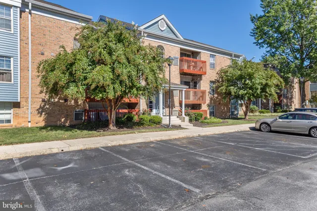 $137,500 | 8 Cloverwood Court, Unit 303, Essex, MD 21221