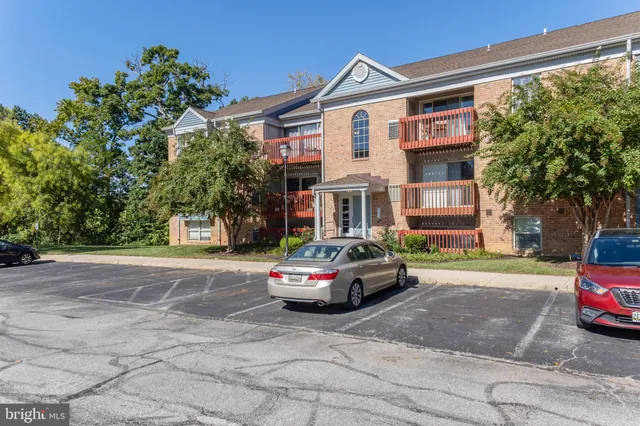 $137,500 | 8 Cloverwood Court, Unit 303, Essex, MD 21221
