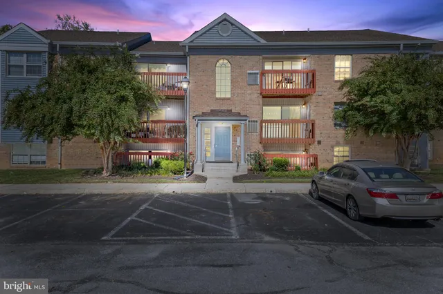 $137,500 | 8 Cloverwood Court, Unit 303, Essex, MD 21221