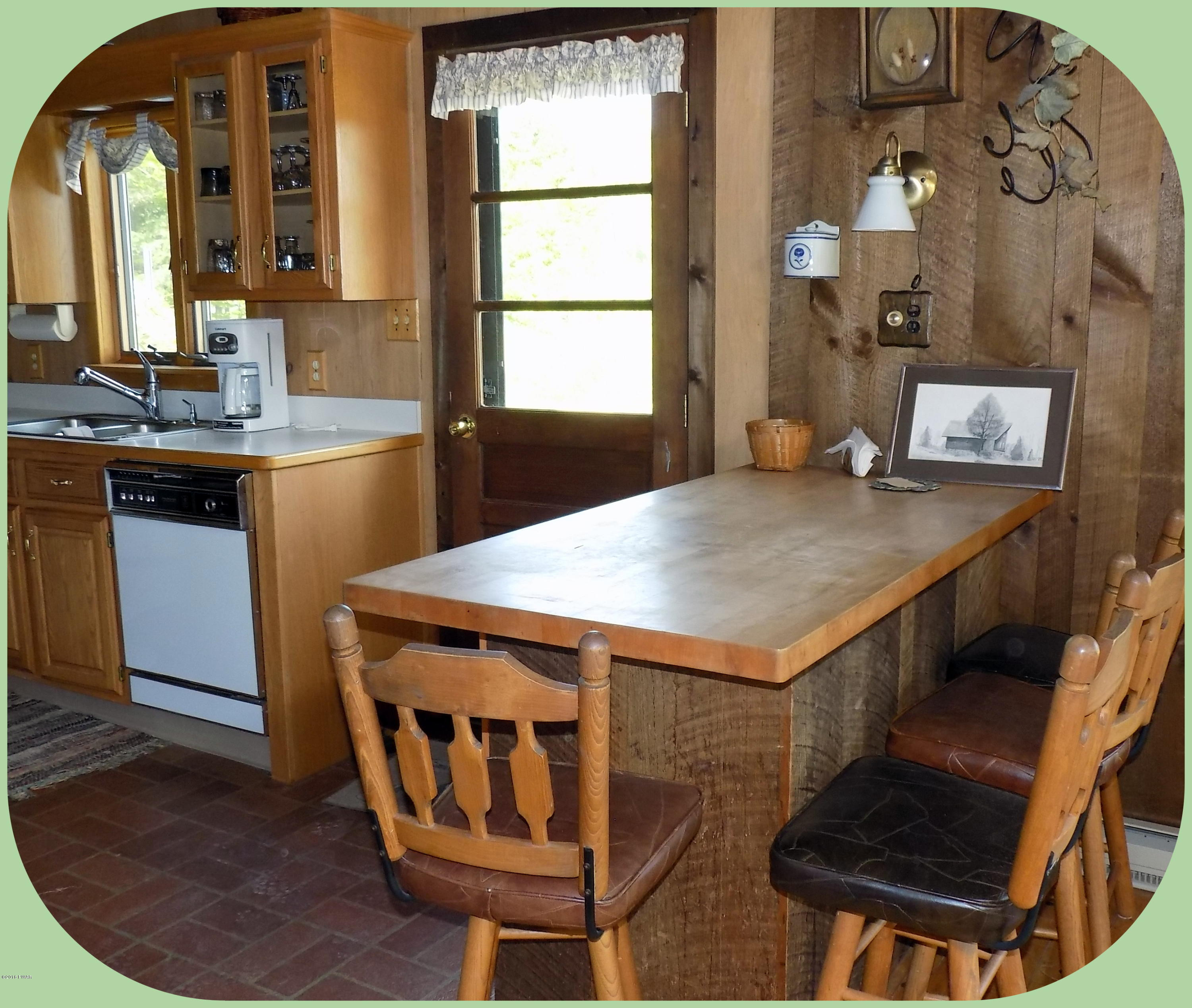 141 Gilpin Road Newfoundland, PA 18445 - Photo 15 of 54 Breakfast area