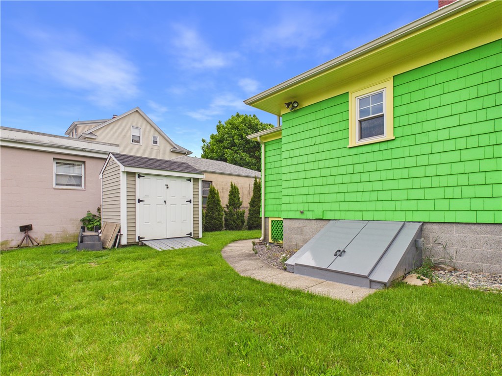 11 Hall Avenue Warren, RI 02885 - Photo 17 of 24