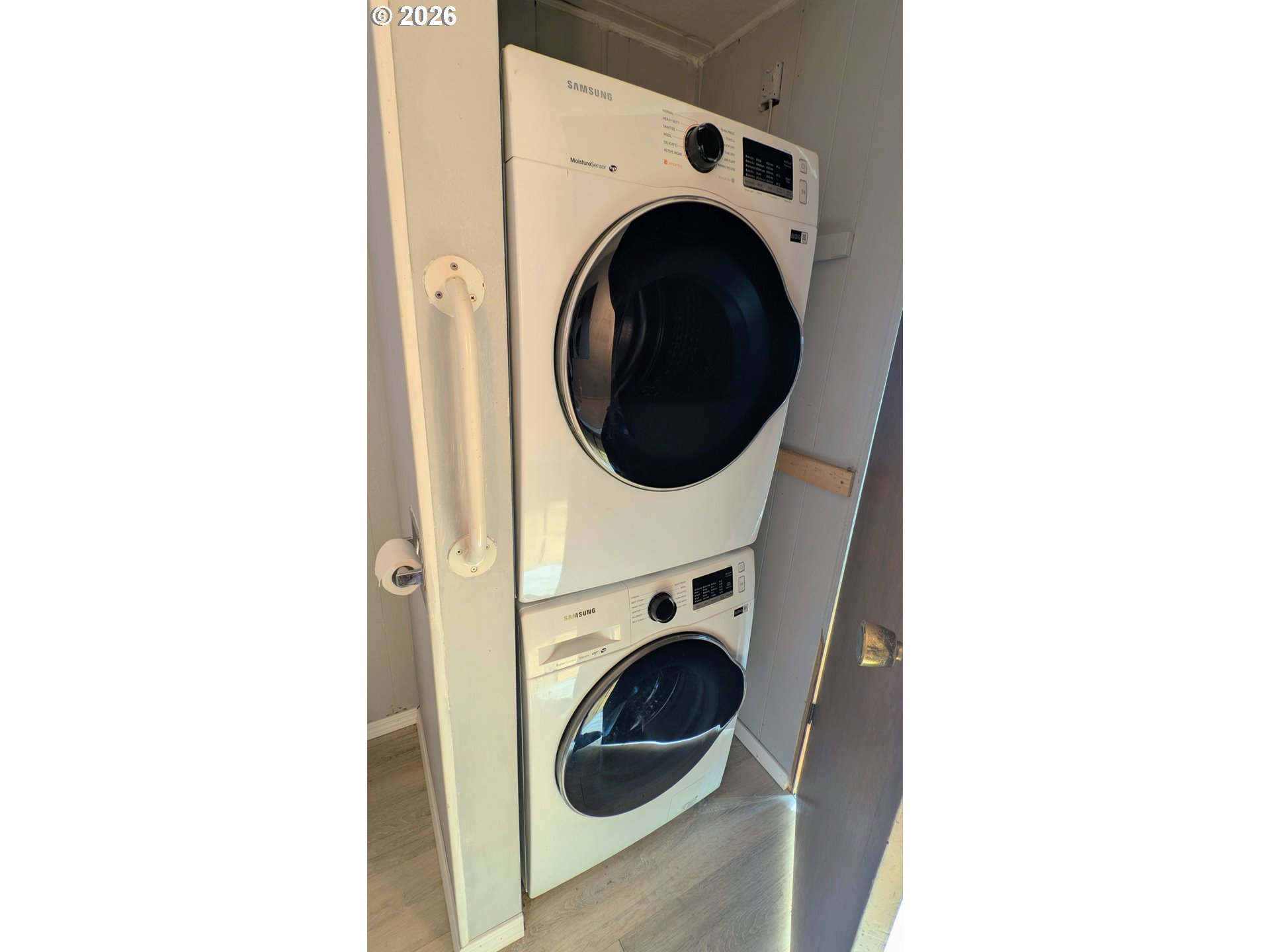 3203 Southeast Vineyard Road, Unit 12 Milwaukie, OR 97267 - Photo 14 of 20 a utility room with dryer and washer