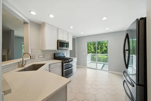 $227,900 | 13600 Breton Ridge Street, Unit 7B, Houston, TX 77070