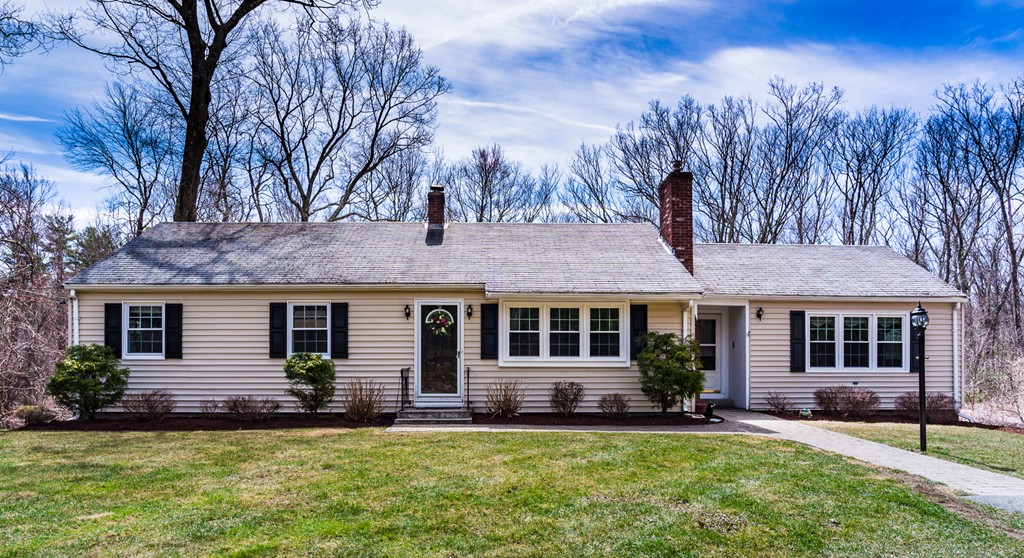 394 Mendon Road Northbridge, MA 01534 - Photo 1 of 19 Gallery Image 1