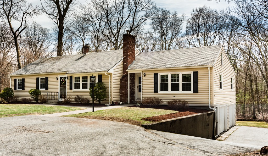 394 Mendon Road Northbridge, MA 01534 - Photo 2 of 19 Gallery Image 2