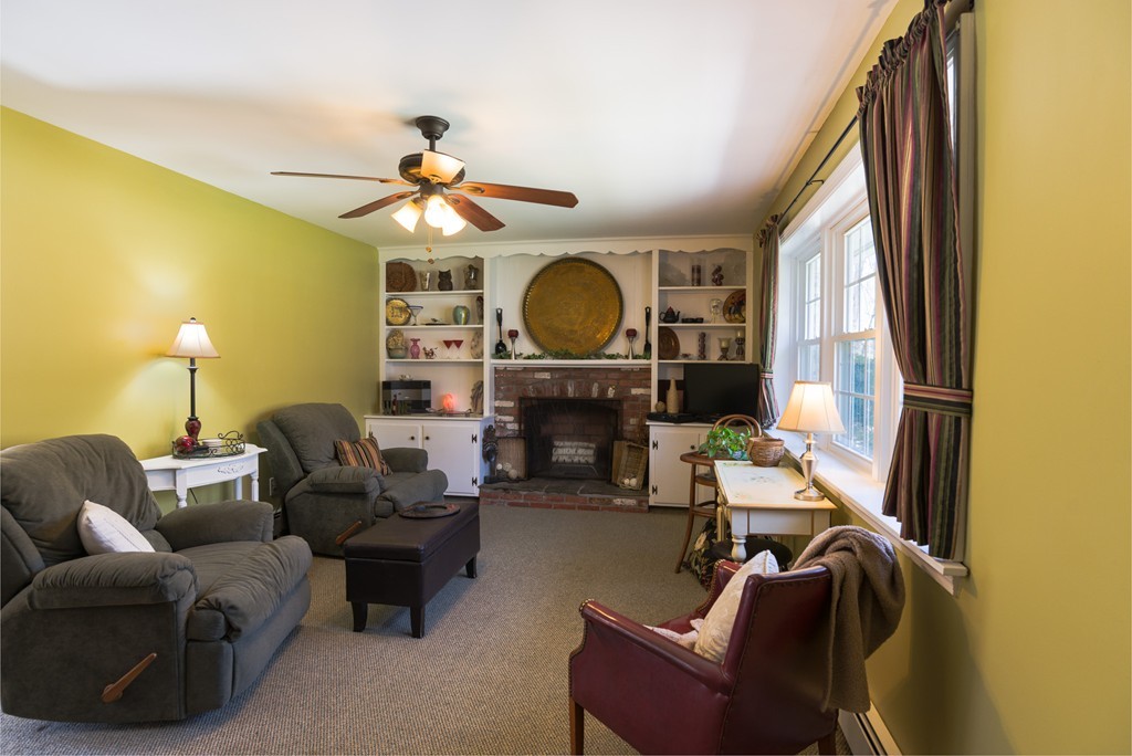 394 Mendon Road Northbridge, MA 01534 - Photo 3 of 19 Gallery Image 3