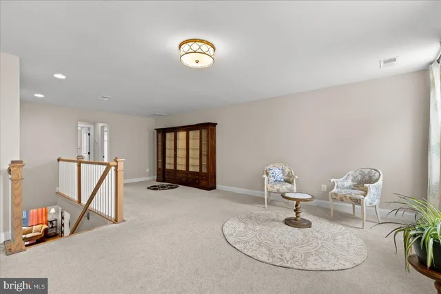 a black and white photo of a room